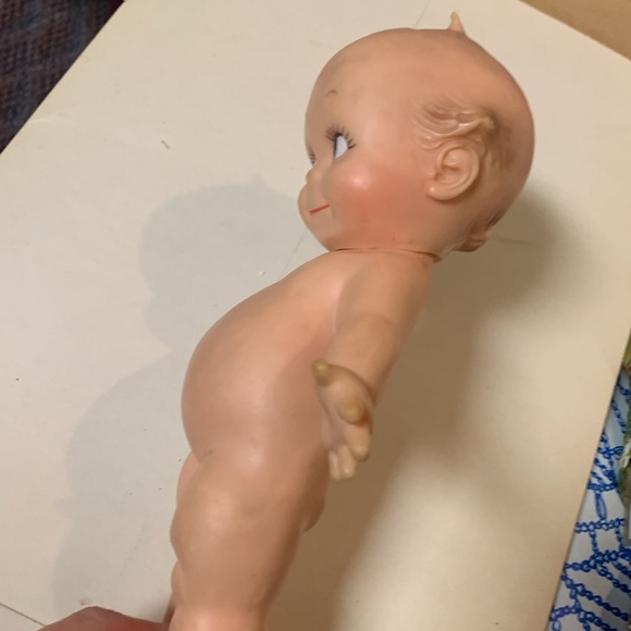 Kewpie doll Cameo squeaks - Picture 5 of 8